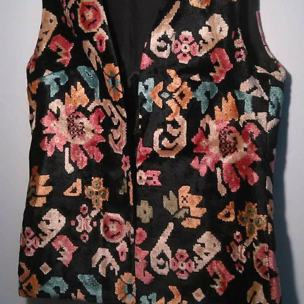 VINTAGE "ALADDIN" EMBRODERD VEST COLLECTOR'S ITEM